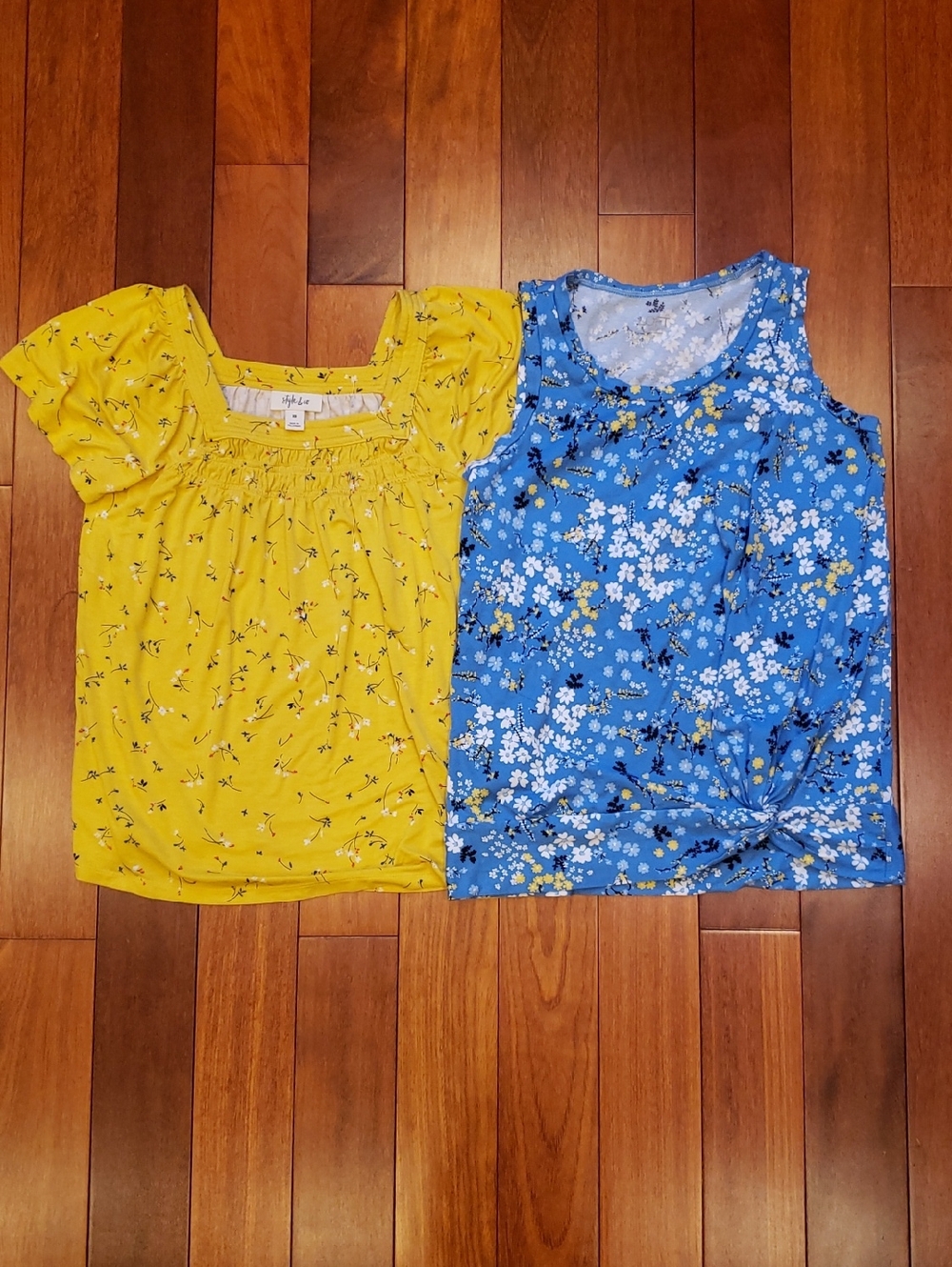 Women's XS Floral Blouses